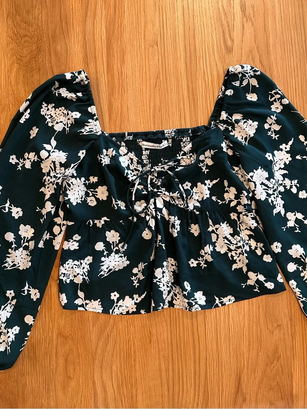 Abercrombie & Fitch Green and White Floral Tie-Front Peasant Blouse
